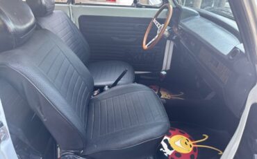 Volkswagen-Beetle-Classic-1977-8