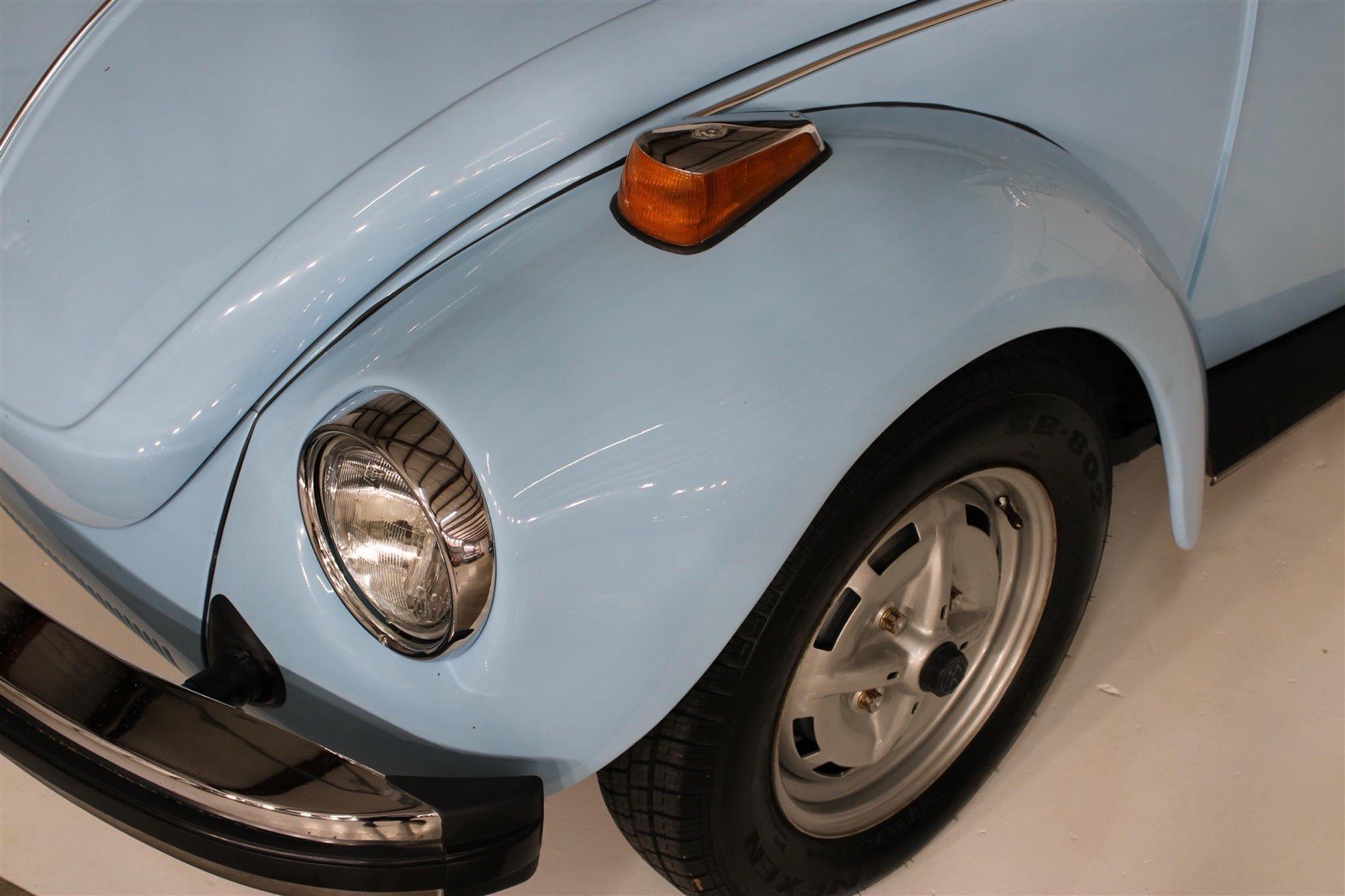 Volkswagen-Beetle-Classic-1979-Convertible-2