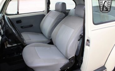 Volkswagen-Beetle-Classic-1994-coupe-17