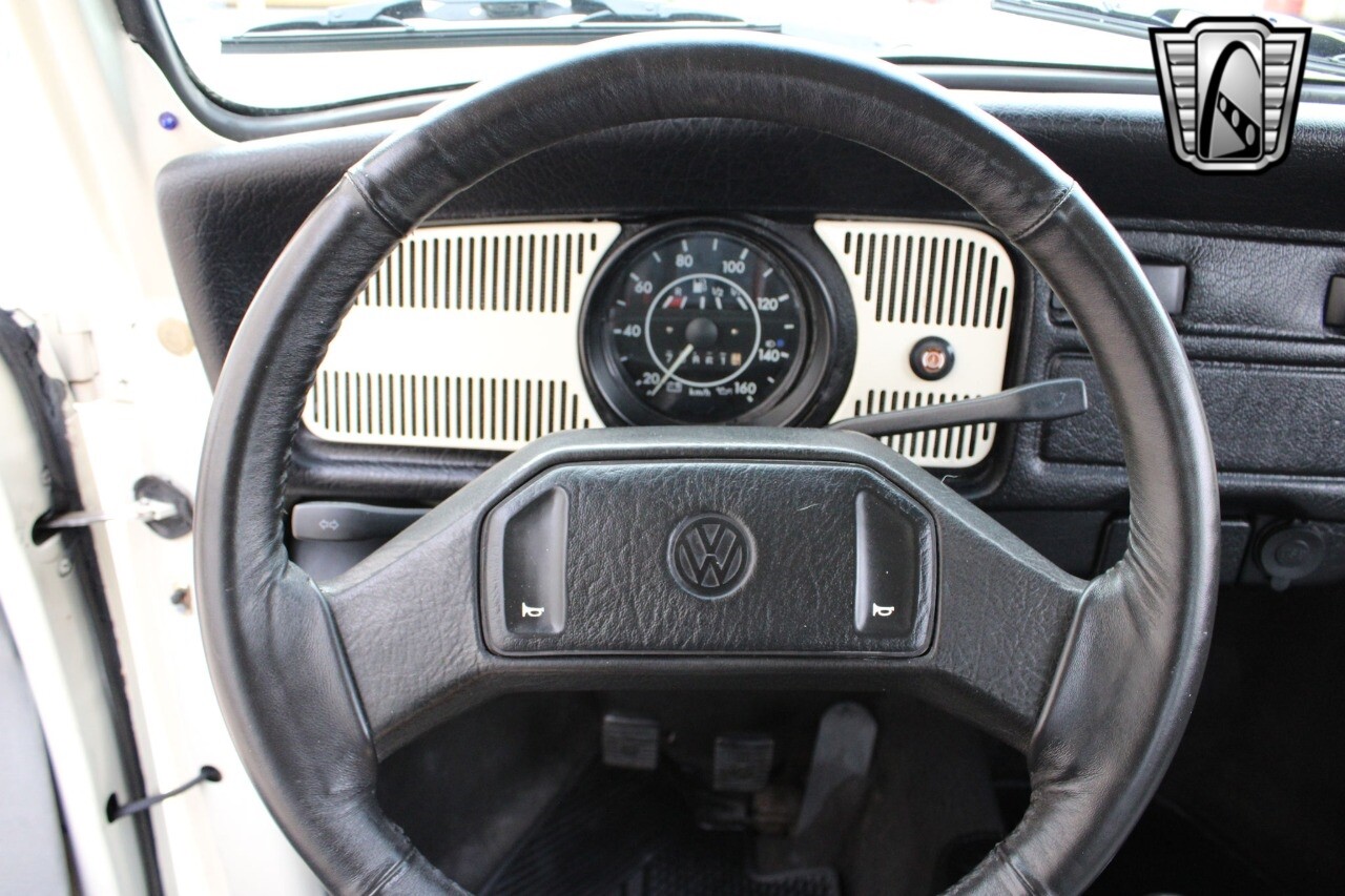 Volkswagen-Beetle-Classic-1994-coupe-19