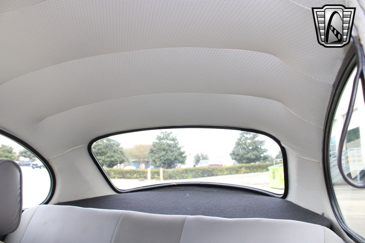 Volkswagen-Beetle-Classic-1994-coupe-20