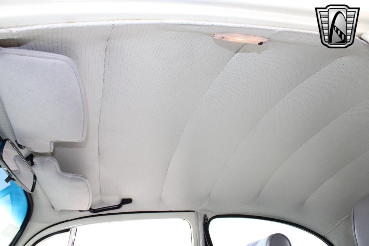 Volkswagen-Beetle-Classic-1994-coupe-21