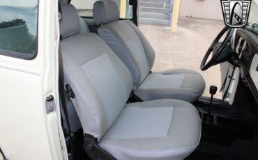 Volkswagen-Beetle-Classic-1994-coupe-22
