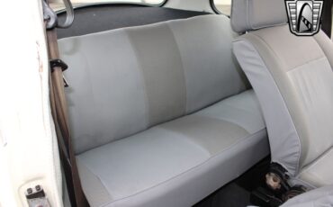 Volkswagen-Beetle-Classic-1994-coupe-23