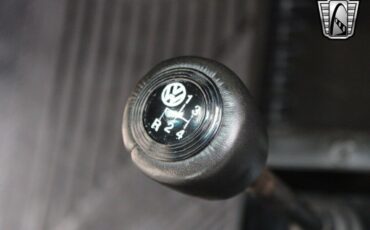 Volkswagen-Beetle-Classic-1994-coupe-29