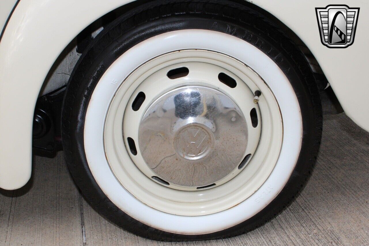 Volkswagen-Beetle-Classic-1994-coupe-7