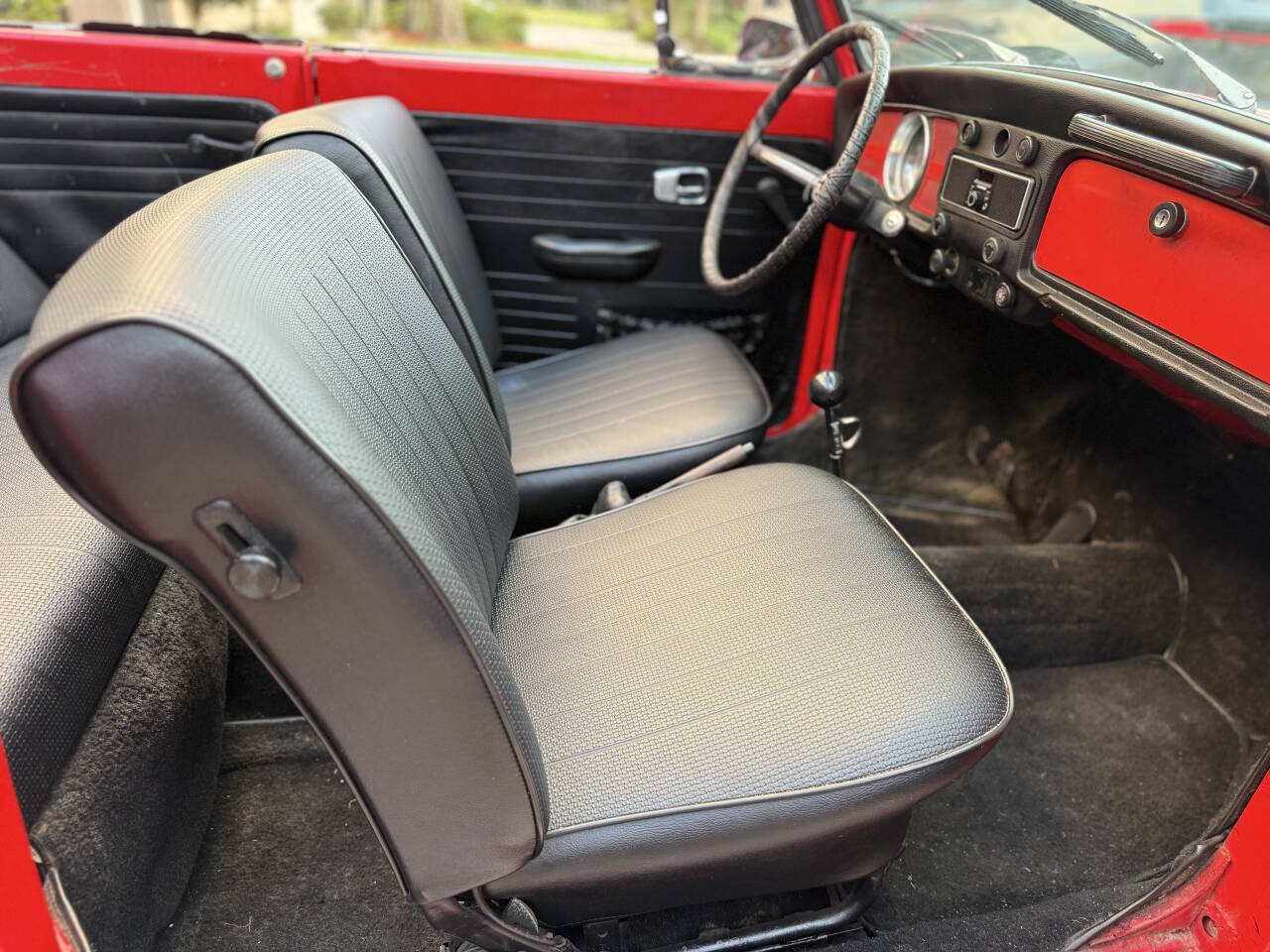 Volkswagen-Beetle-New-1968-Convertible-25