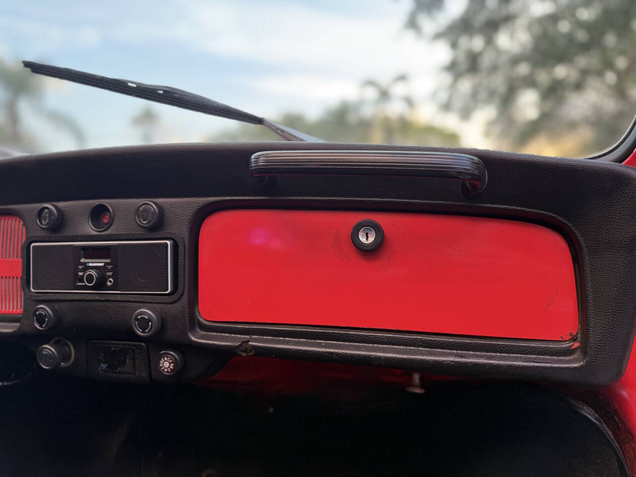 Volkswagen-Beetle-New-1968-Convertible-28