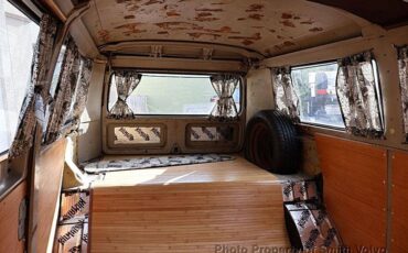 Volkswagen-Bus-1970-orange-17