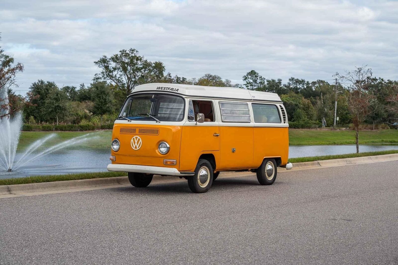 Volkswagen-BusVanagon-1969-Bus-10