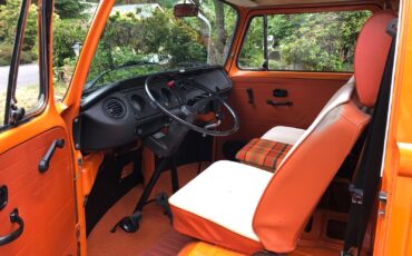 Volkswagen-BusVanagon-1974-10