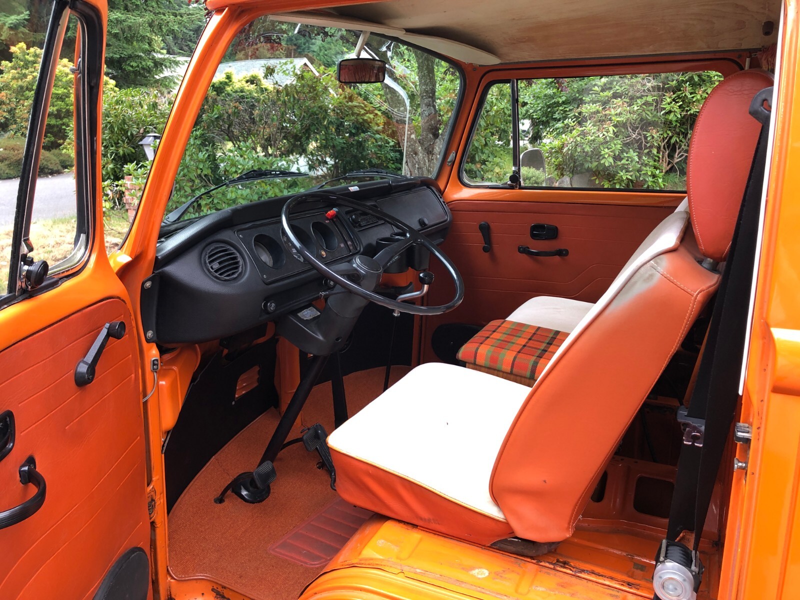 Volkswagen-BusVanagon-1974-10