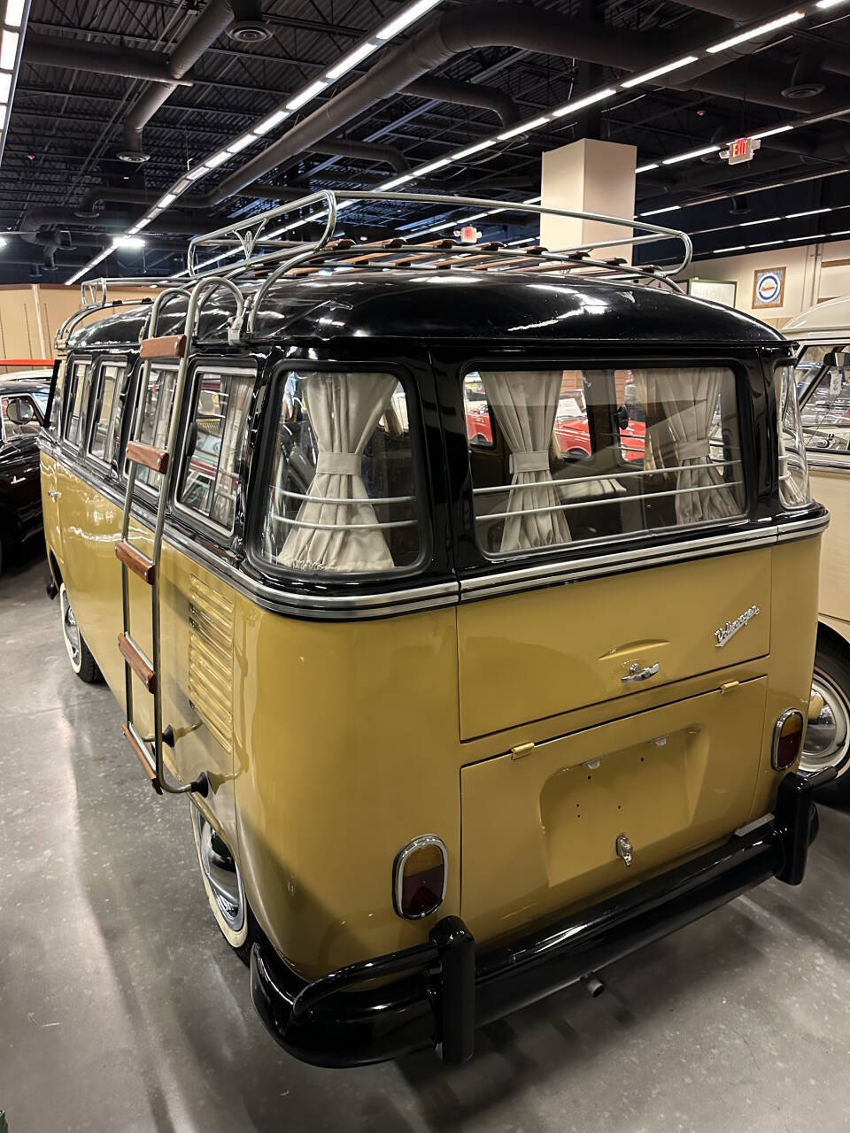 Volkswagen-BusVanagon-1974-Minivan-15
