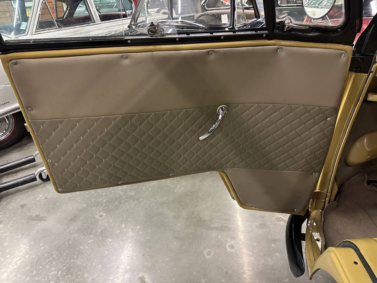 Volkswagen-BusVanagon-1974-Minivan-19