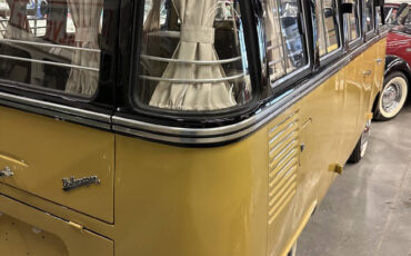 Volkswagen-BusVanagon-1974-Minivan-24