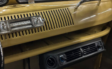 Volkswagen-BusVanagon-1974-Minivan-38