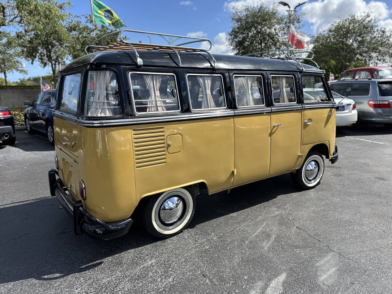 Volkswagen-BusVanagon-1974-Minivan-7