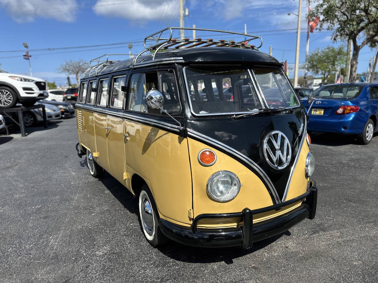 Volkswagen-BusVanagon-1974-Minivan-9