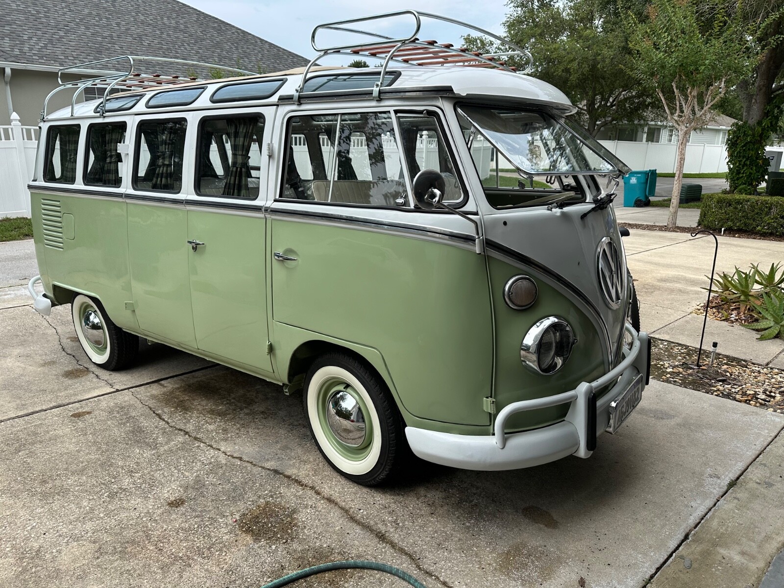 Volkswagen-BusVanagon-1975-1