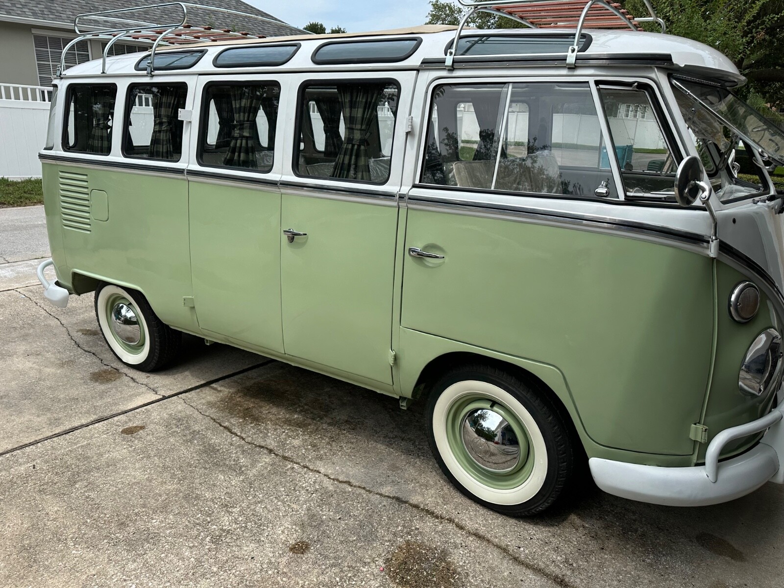 Volkswagen-BusVanagon-1975-3