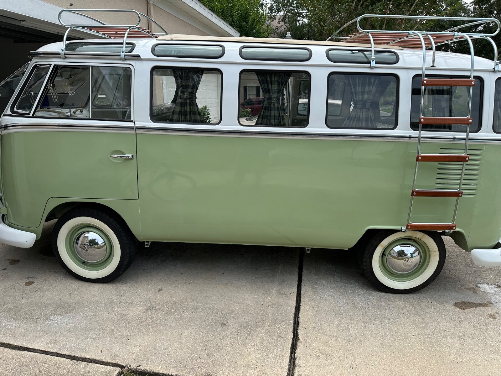 Volkswagen-BusVanagon-1975-9