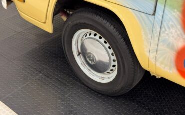 Volkswagen-BusVanagon-1976-Van-10