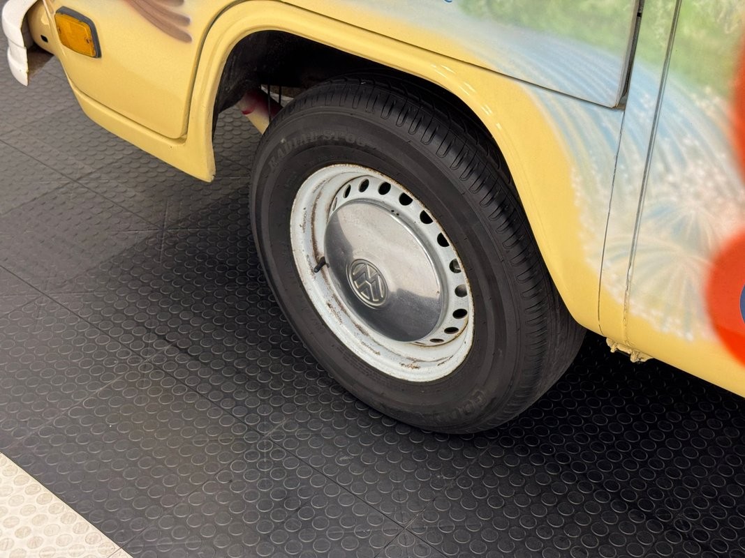 Volkswagen-BusVanagon-1976-Van-10