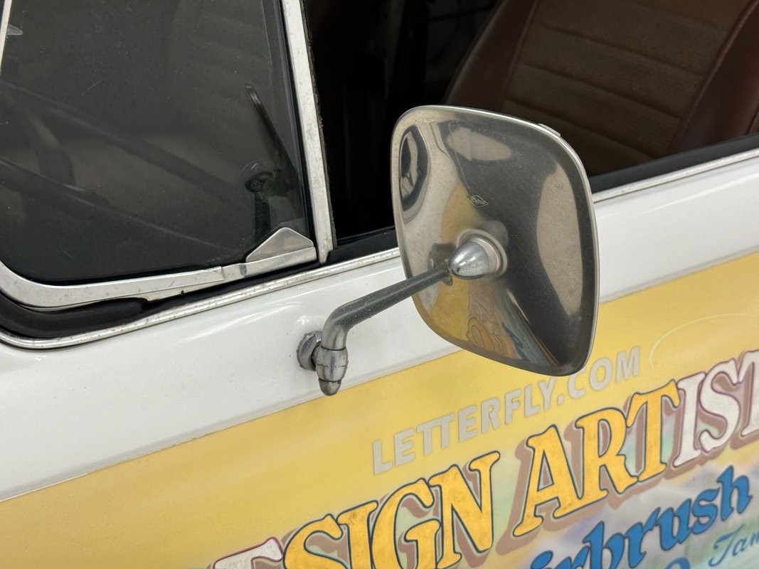 Volkswagen-BusVanagon-1976-Van-12