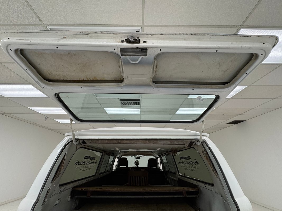 Volkswagen-BusVanagon-1976-Van-33