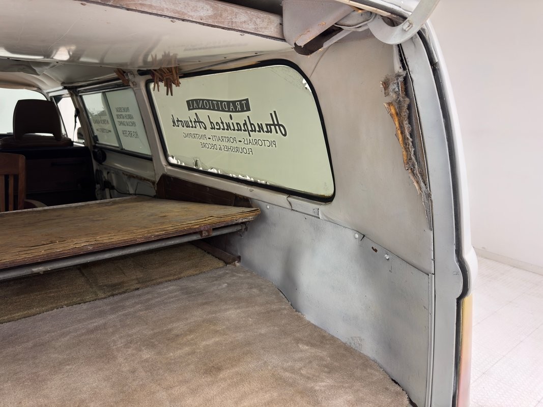 Volkswagen-BusVanagon-1976-Van-34