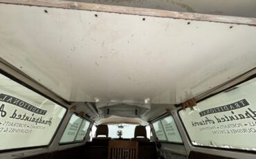 Volkswagen-BusVanagon-1976-Van-36