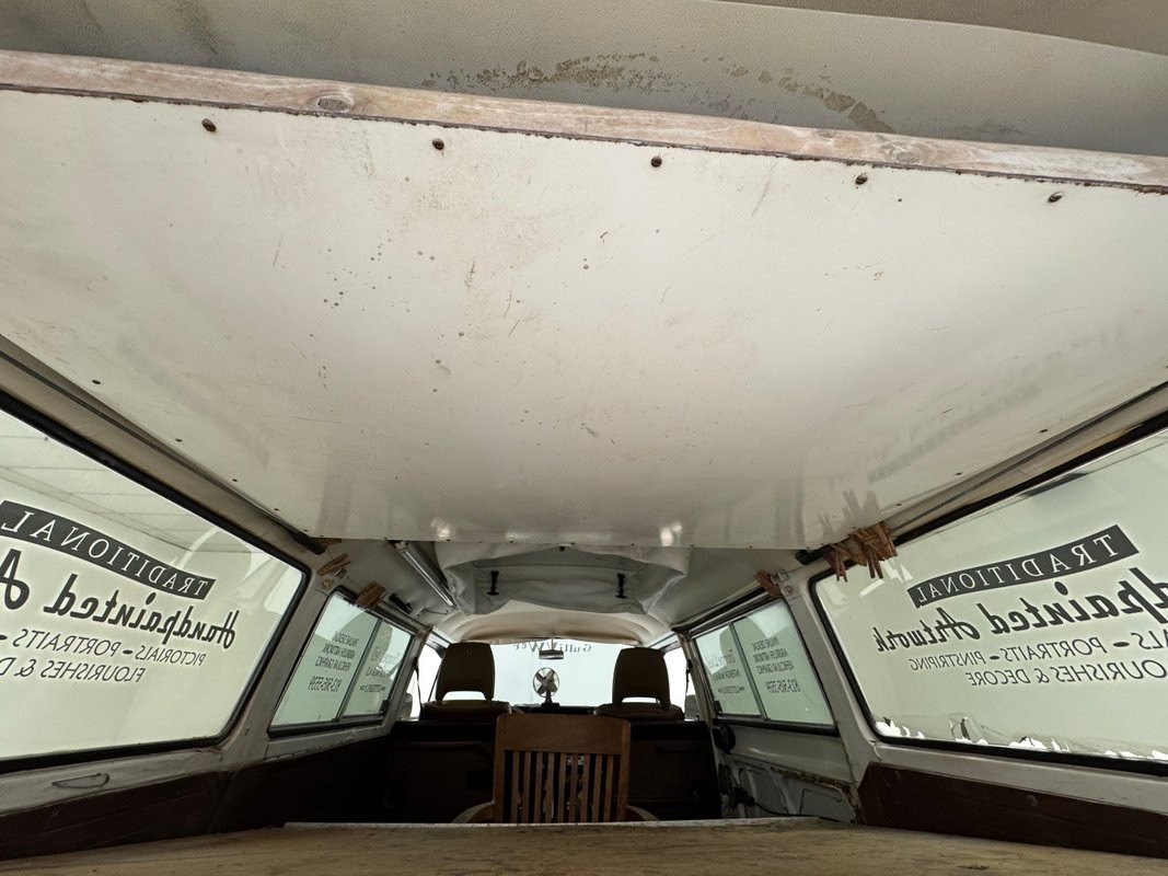 Volkswagen-BusVanagon-1976-Van-36