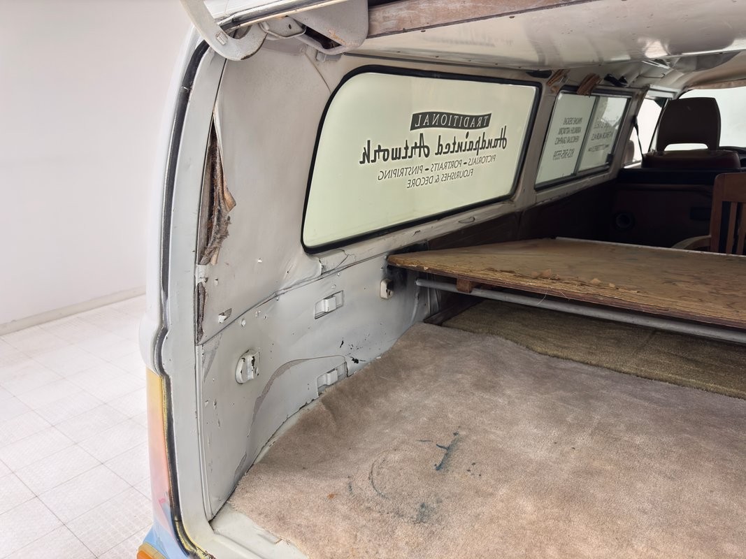 Volkswagen-BusVanagon-1976-Van-37