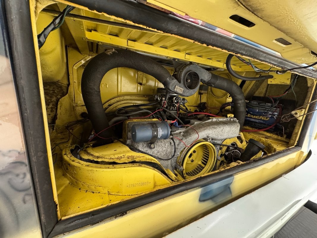 Volkswagen-BusVanagon-1976-Van-38