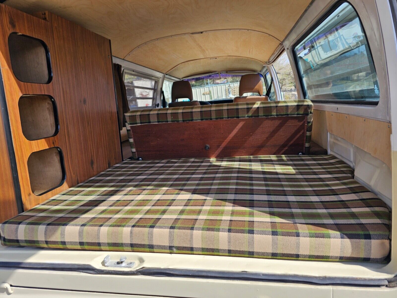 Volkswagen-BusVanagon-1978-21