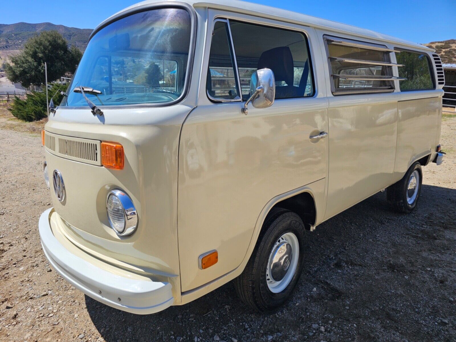 Volkswagen-BusVanagon-1978-7