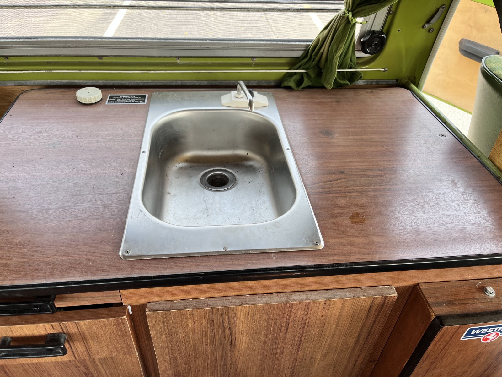 Volkswagen-BusVanagon-1978-Van-Camper-2