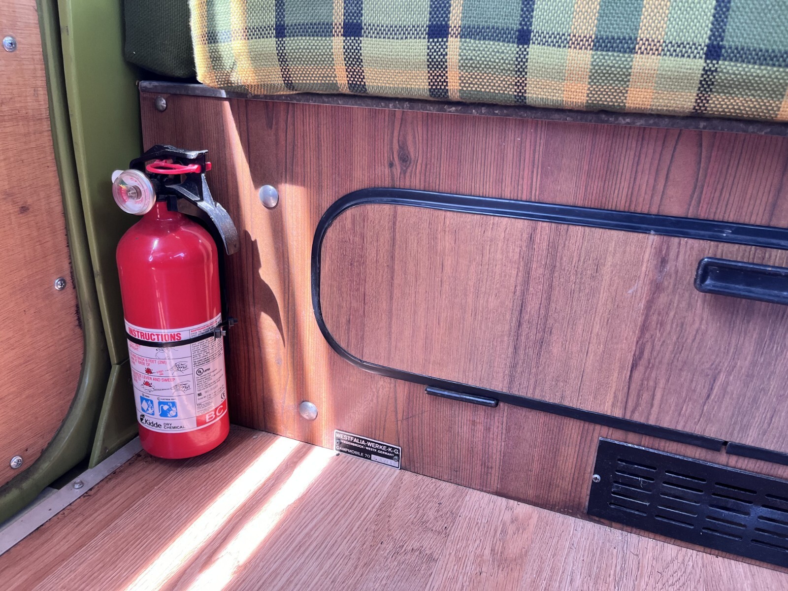Volkswagen-BusVanagon-1978-Van-Camper-22