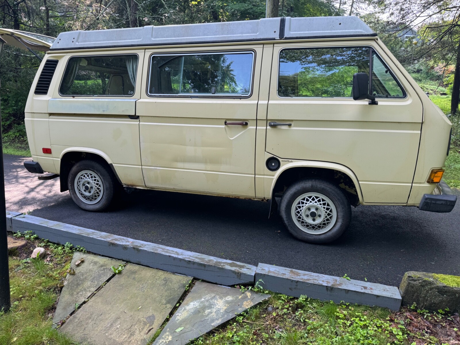 Volkswagen-BusVanagon-1982-10