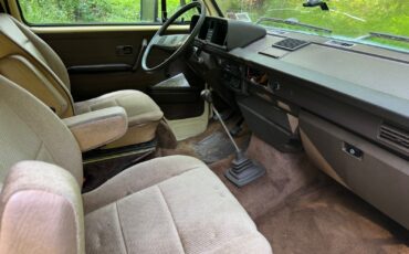 Volkswagen-BusVanagon-1982-27