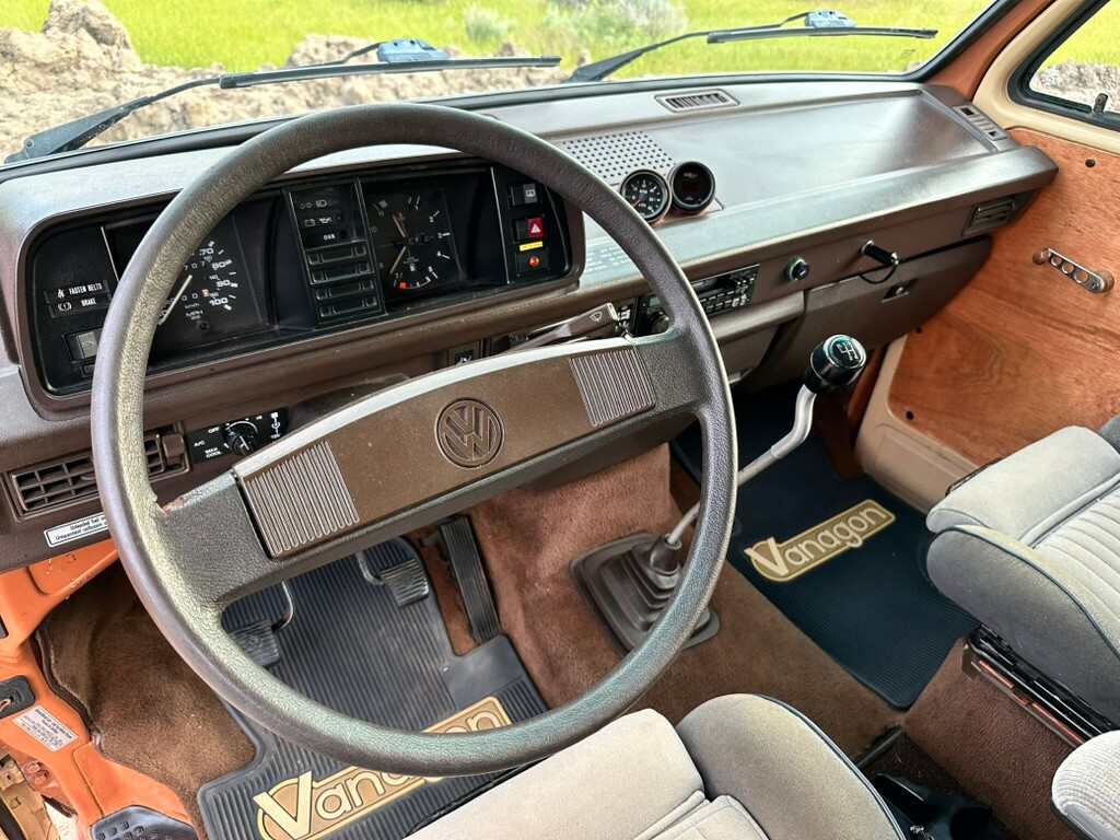 Volkswagen-BusVanagon-1984-Van-Camper-14