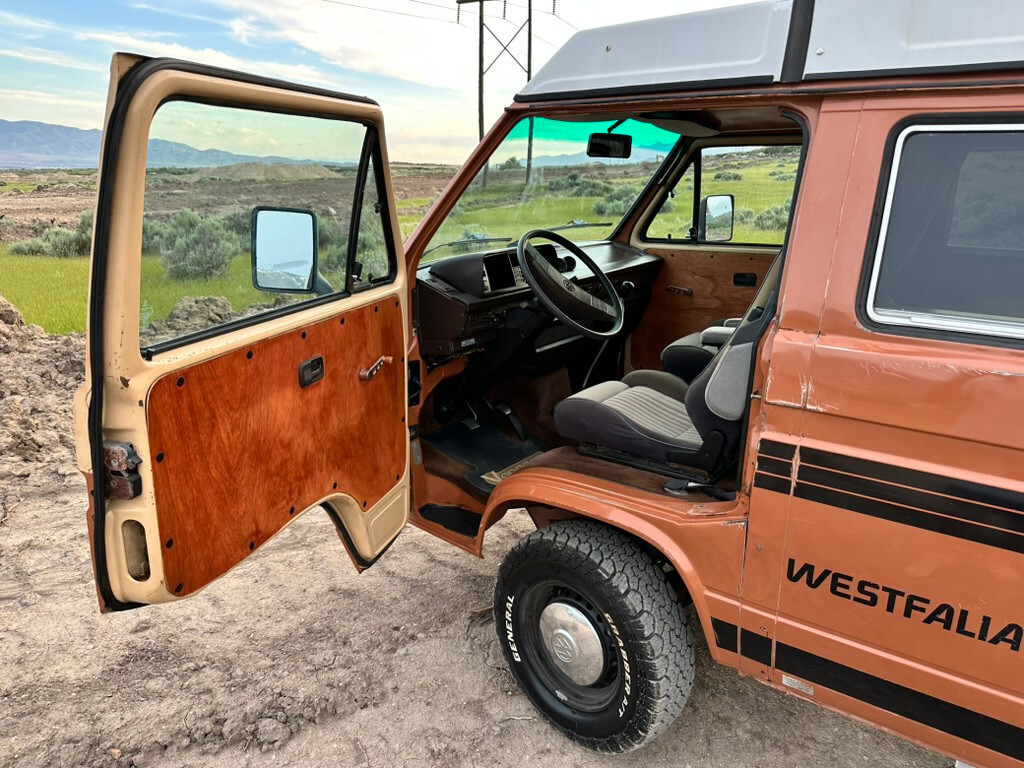 Volkswagen-BusVanagon-1984-Van-Camper-15