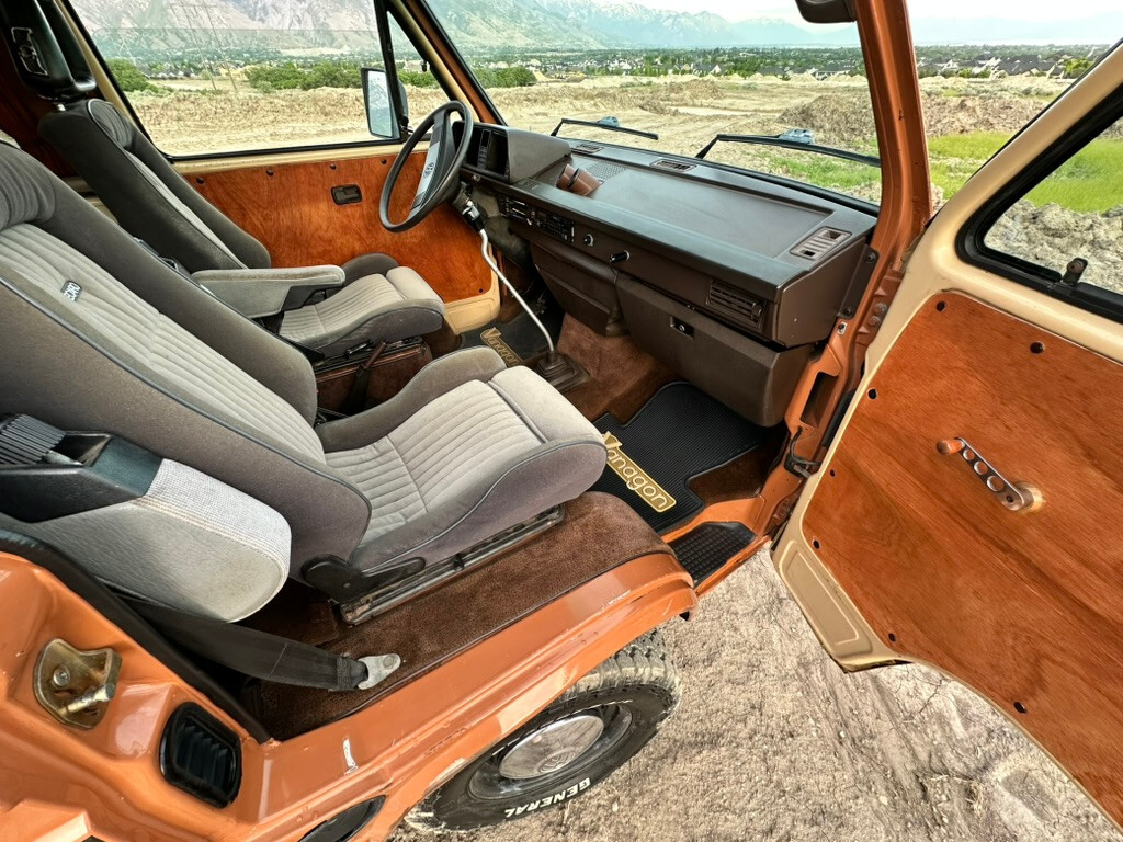 Volkswagen-BusVanagon-1984-Van-Camper-16
