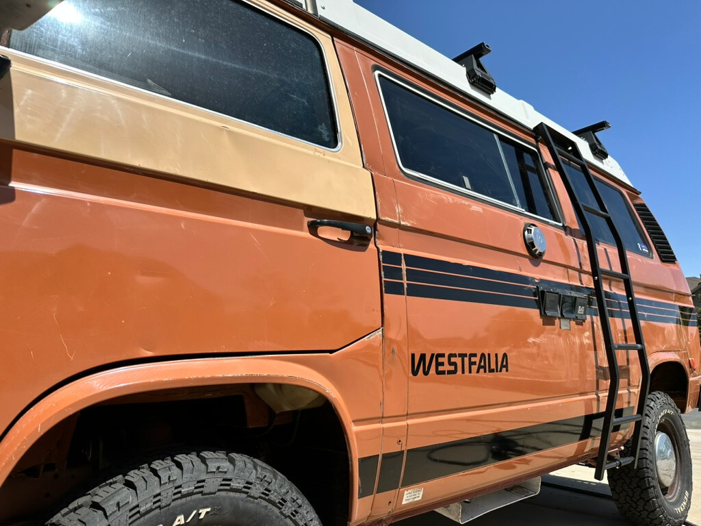 Volkswagen-BusVanagon-1984-Van-Camper-2