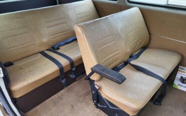 Volkswagen-BusVanagon-1985-Minivan-10