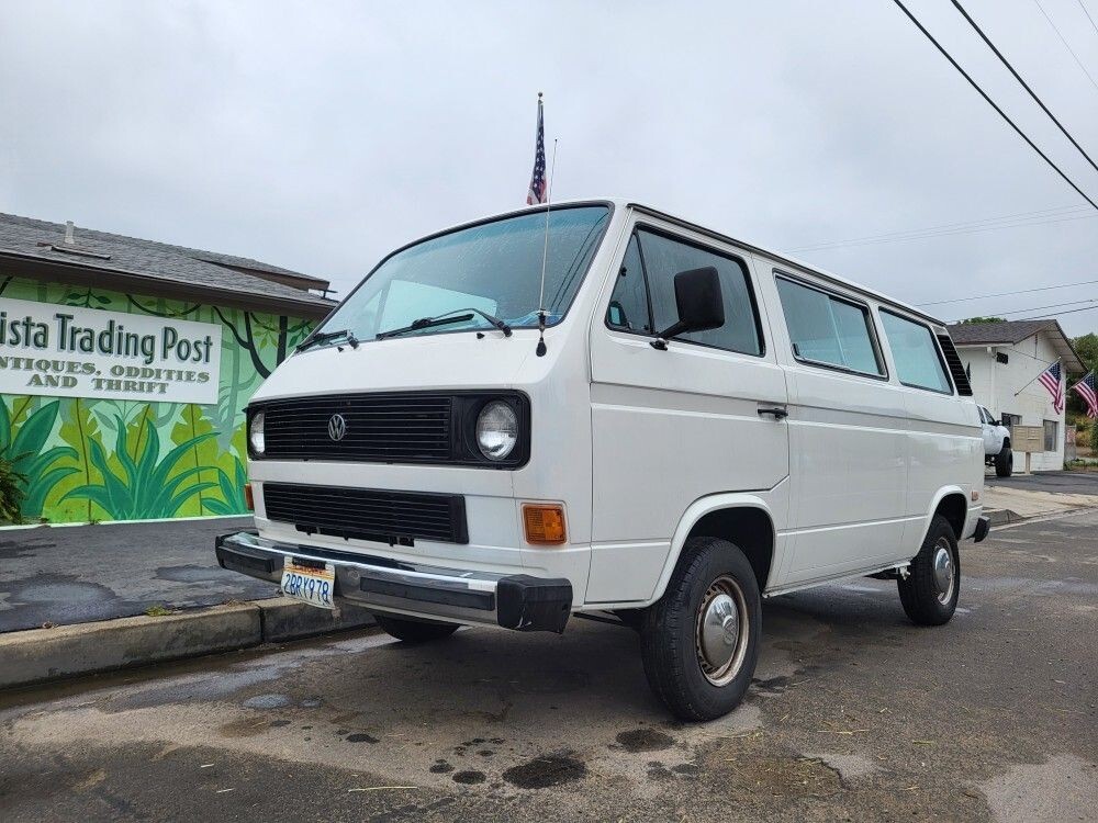 Volkswagen-BusVanagon-1985-Minivan-13