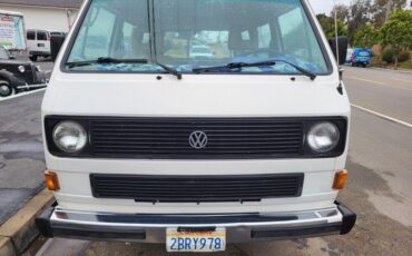 Volkswagen-BusVanagon-1985-Minivan-2