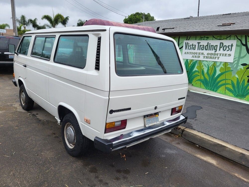 Volkswagen-BusVanagon-1985-Minivan-3