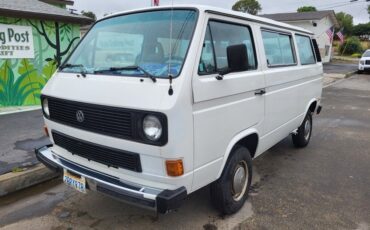 Volkswagen-BusVanagon-1985-Minivan
