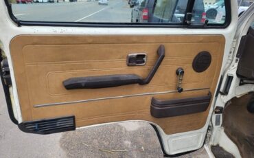 Volkswagen-BusVanagon-1985-Minivan-9